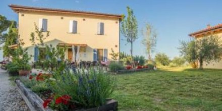 Bauernhof mit Terrasse, Pool und Garten