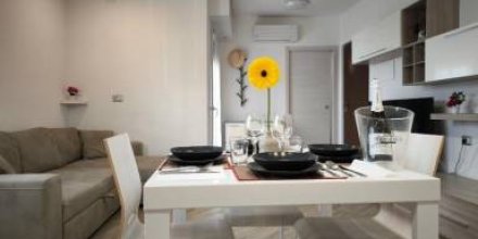 Familienfreundliche Wohnung mit Pool, Terrasse und Garten 