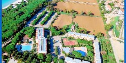 Kinderfreundliches Serviced Apartment mit Garten, Terrasse und Pool 