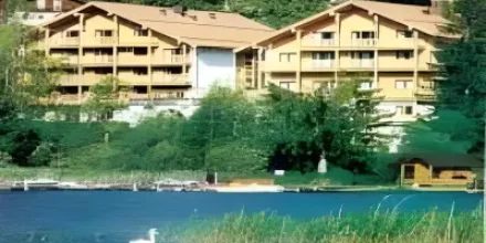 Familienfreundliches Serviced Apartment mit Pool, Sauna und Garten 