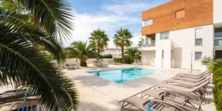 Familienfreundliche wunderschöne Wohnung mit Terrasse und Pool 