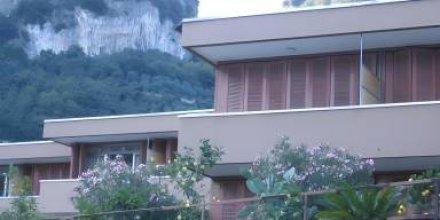 Kinderfreundliches Serviced Apartment mit Garten, Pool und Terrasse